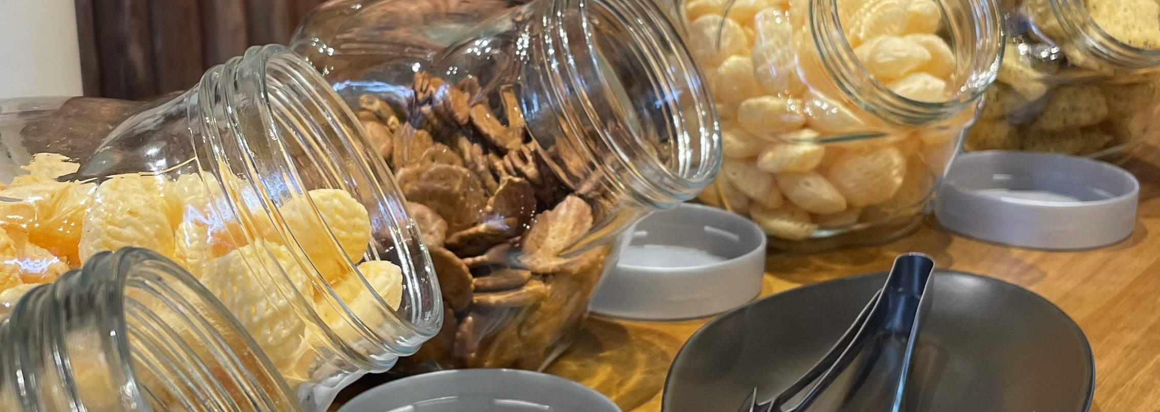 Bánh kẹo chào mừng